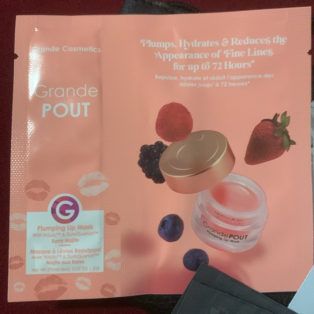 Makeup Bundle - Picture 2 of 9